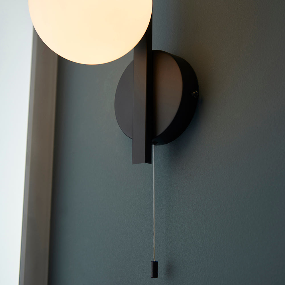 Spa Wall Matt black & matt opal glass