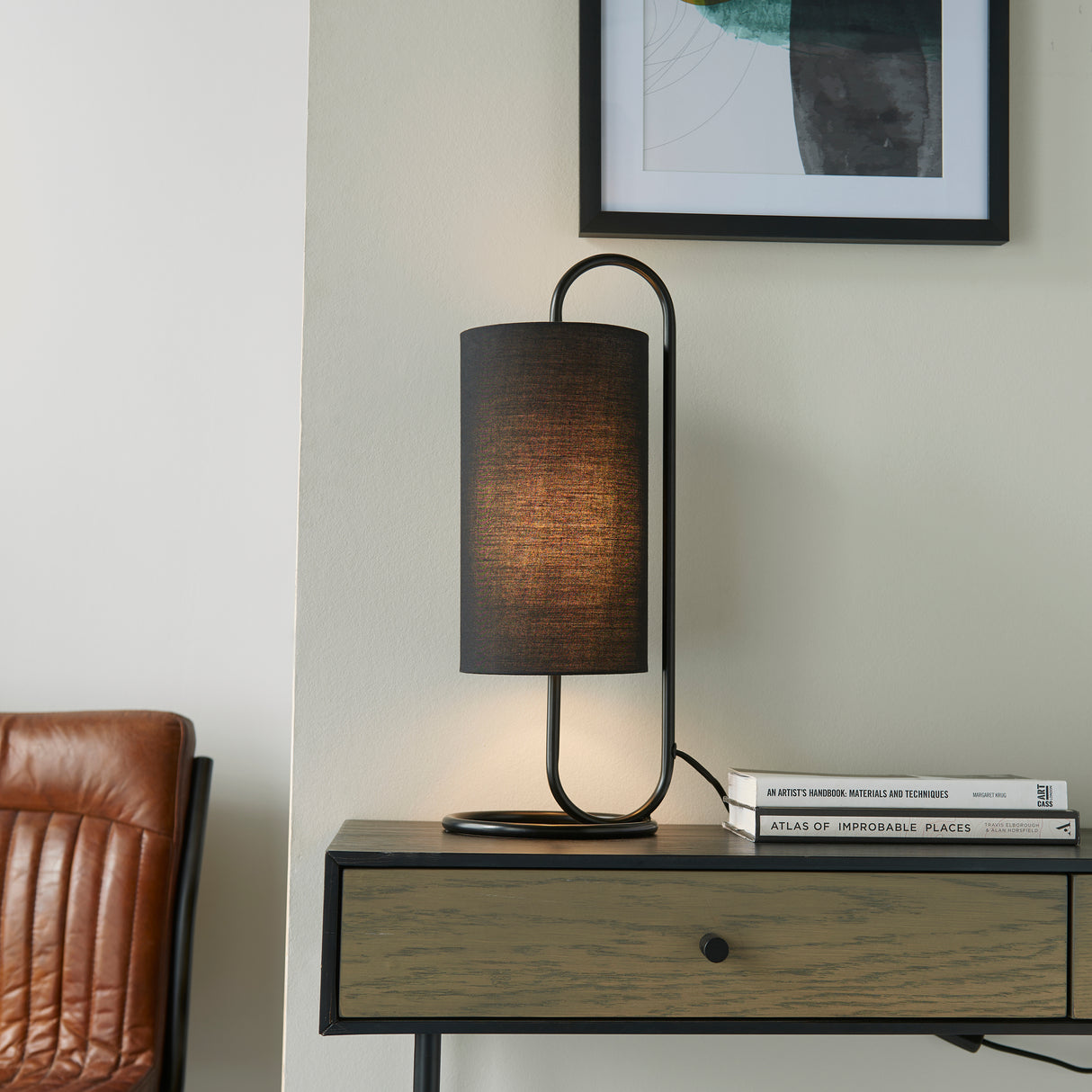 Sura Table Lamp Matt Black w/ Black Shade