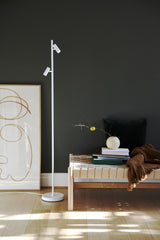 Omari | Floor lamp | White - Comet Lighting