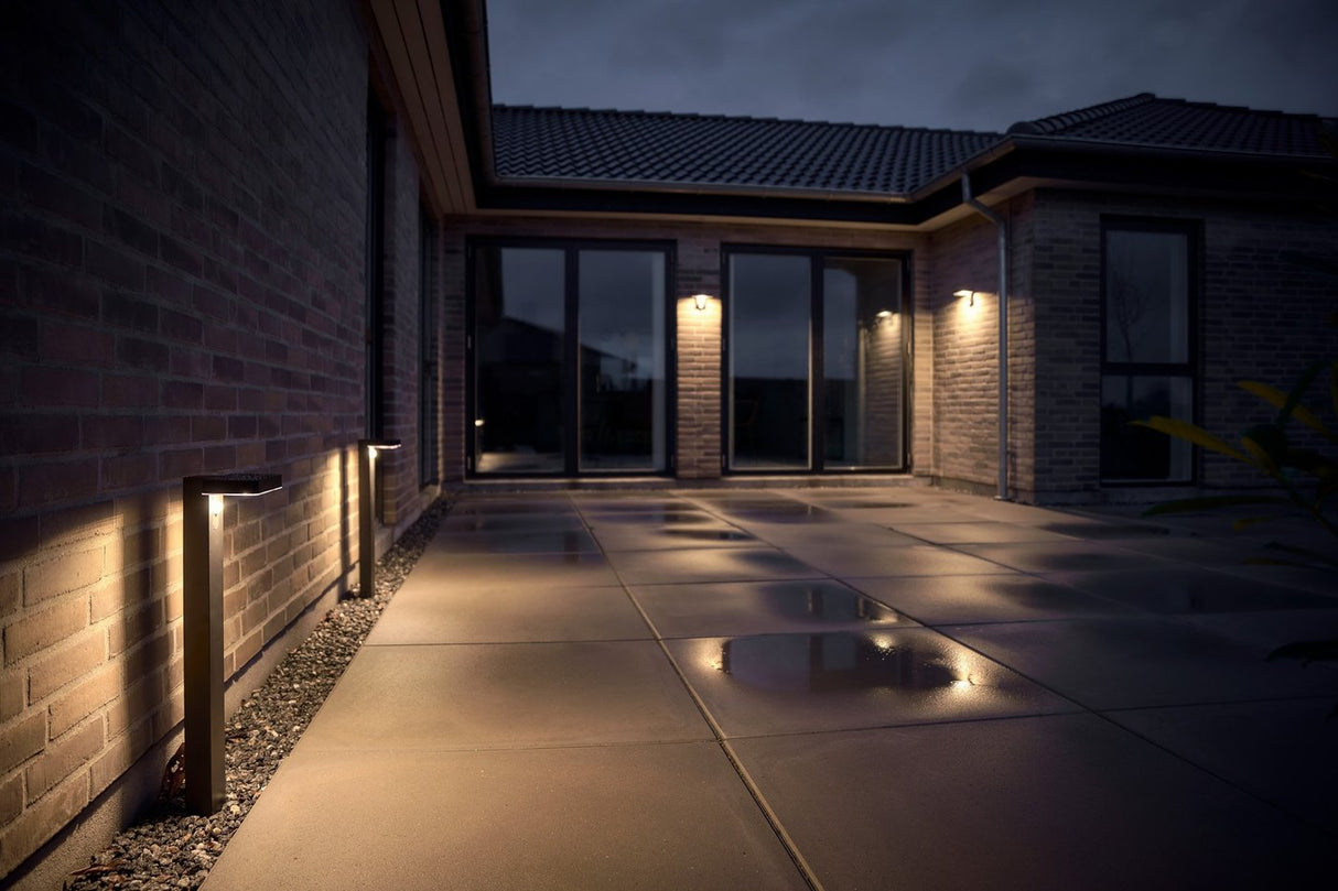 Rica Square Solar | Wall light | Black - Comet Lighting