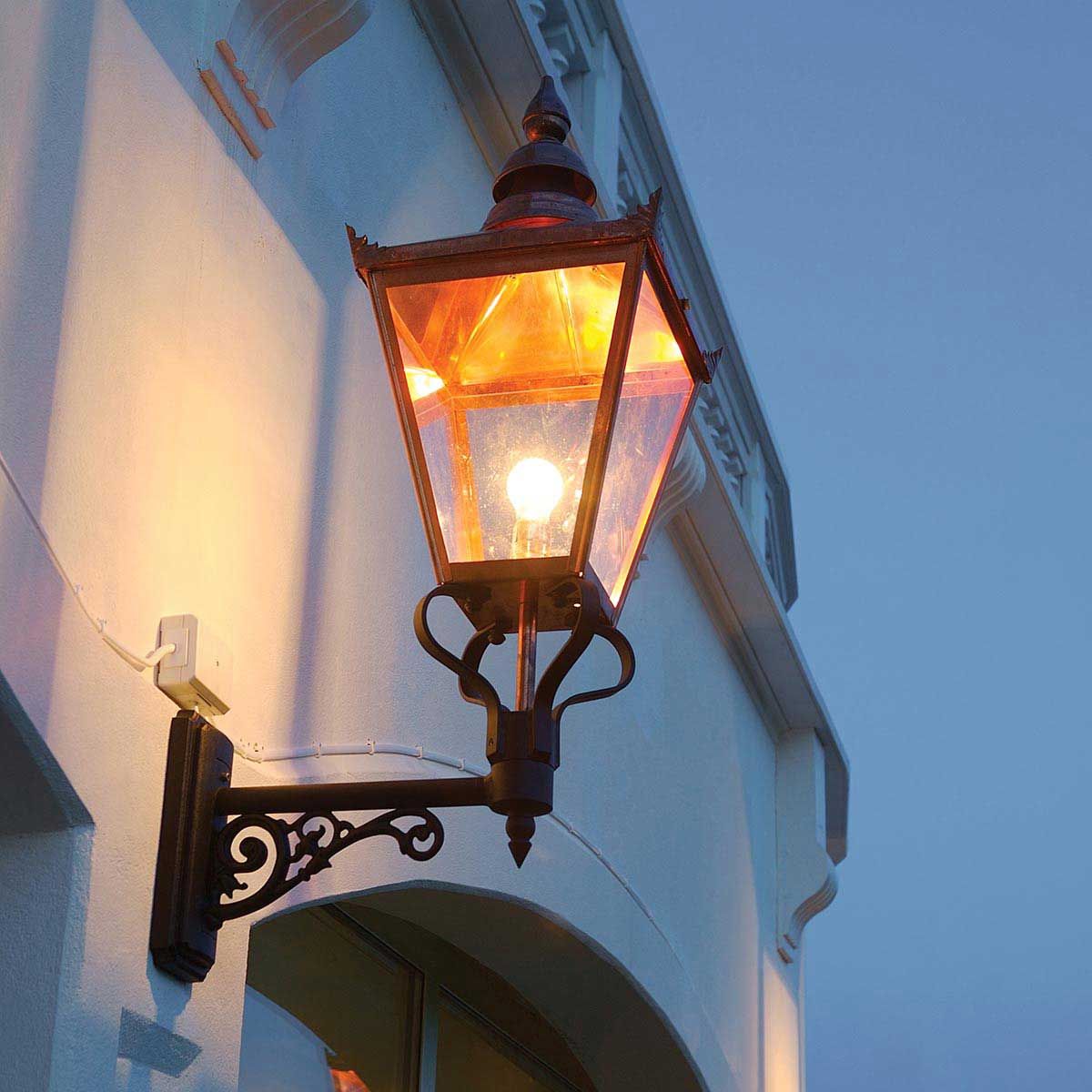 Chelsea 1 Light Grande Up Wall Lantern - Comet Lighting