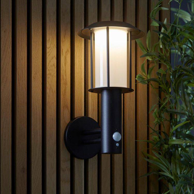 Tarrow Solar Wall Light Matt Black w/ Sensor - Comet Lighting