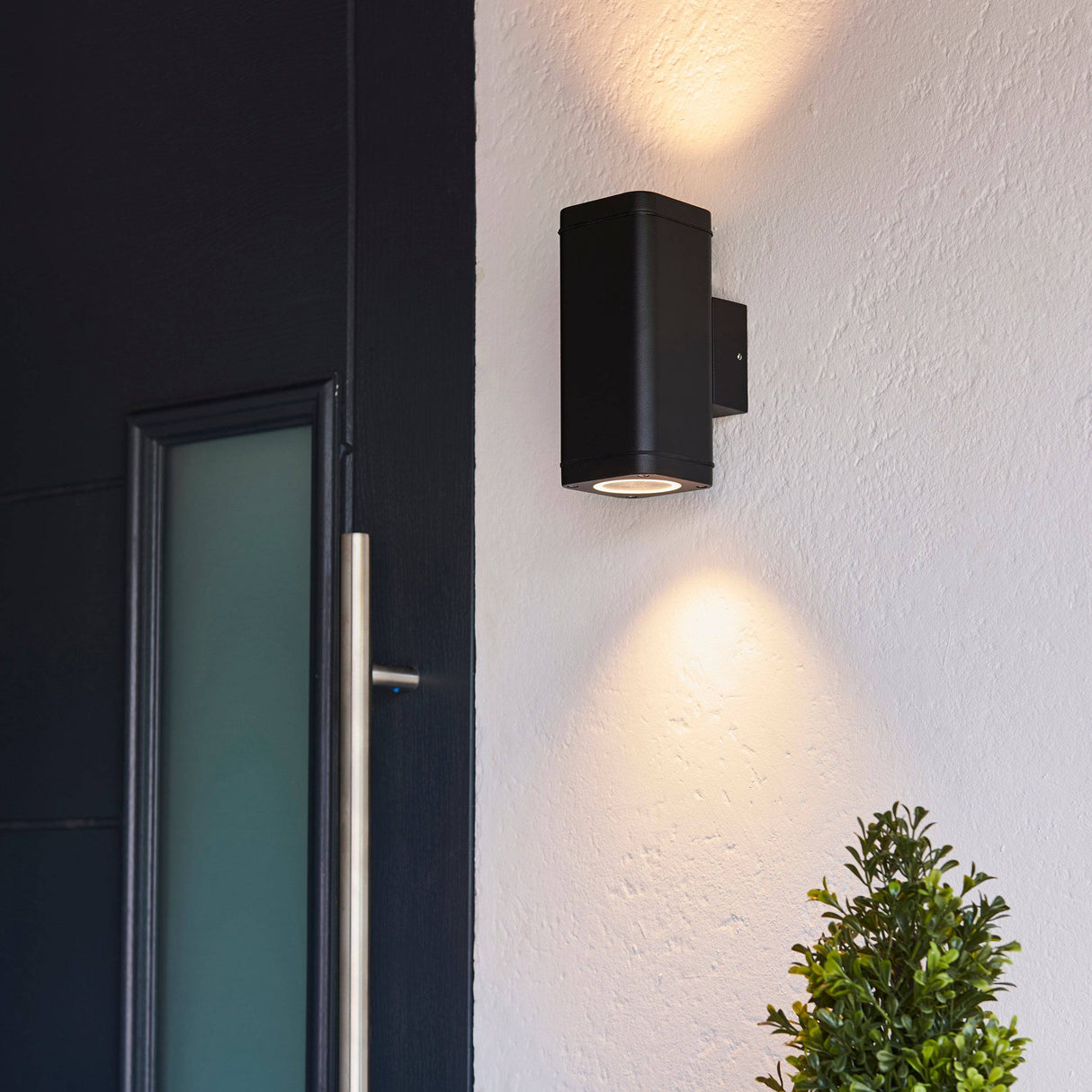 Milton 2lt Wall - Comet Lighting