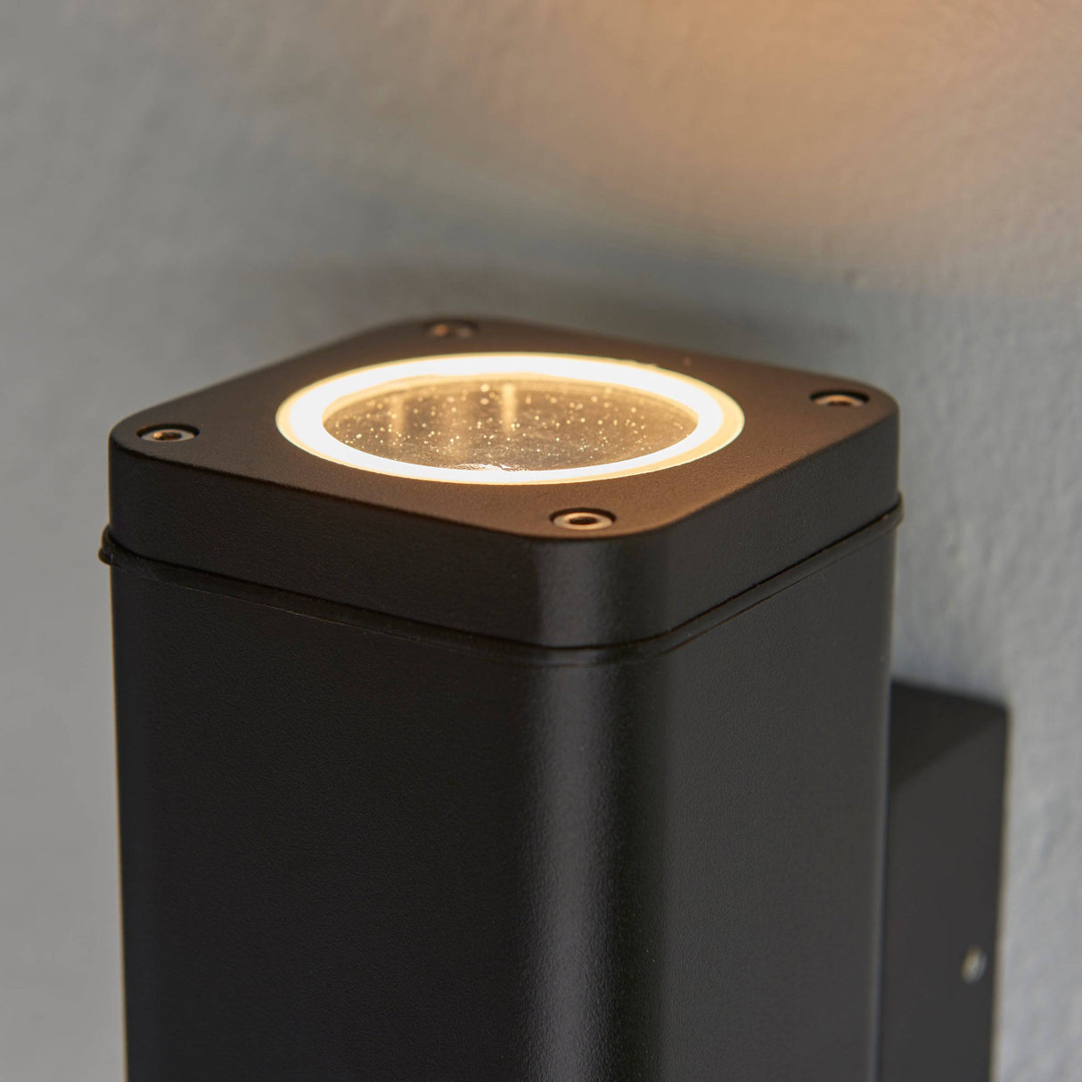 Milton 2lt Wall - Comet Lighting