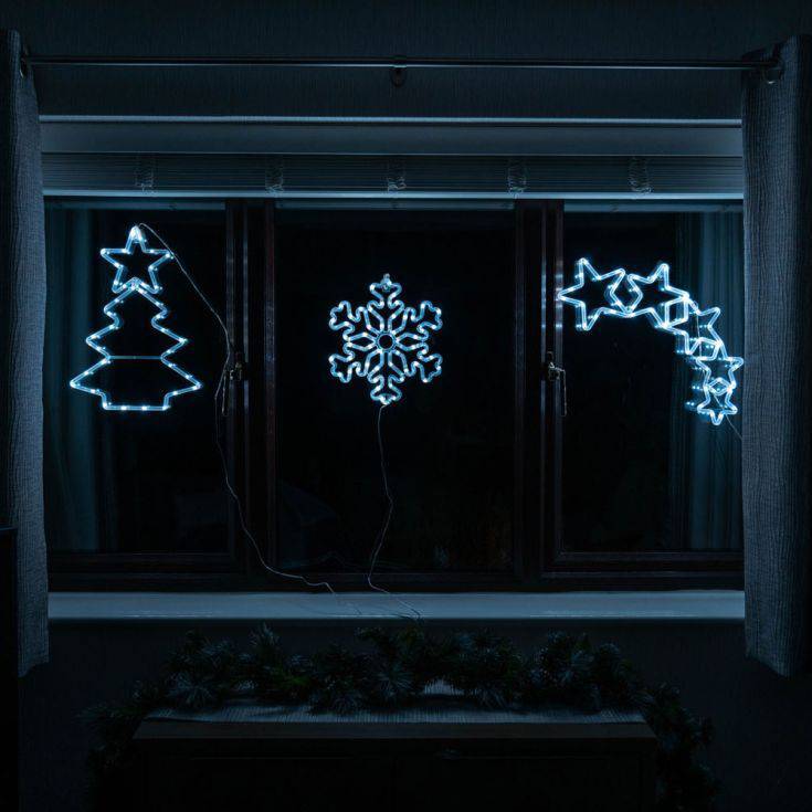 IP44 30cm Snowflake With 50 Cool White Lights - Comet Lighting